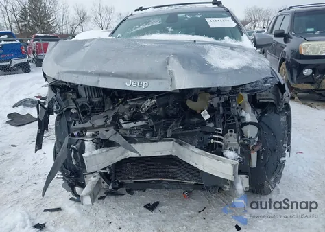 2019 Jeep Compass Latitude 4X4 z USA, uszkodzony, nr VIN 3C4NJDBBXKT641204